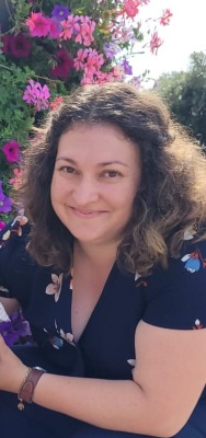Roxana uit Beersel volgt NT2 en ontdekt via VOSPA een nieuwe toekomst in de zorg. Een verhaal over kansen, motivatie en een nieuwe richting.