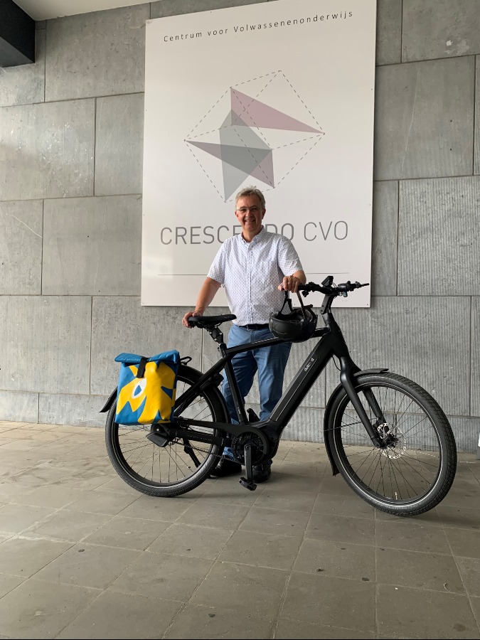 OUDE DEKZEILEN WORDEN TRENDY FIETSTASSEN