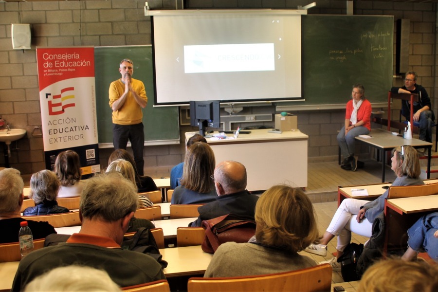 Bezoek Sven Tuyens tijdens de les Spaans op Campus GLTT Rode
