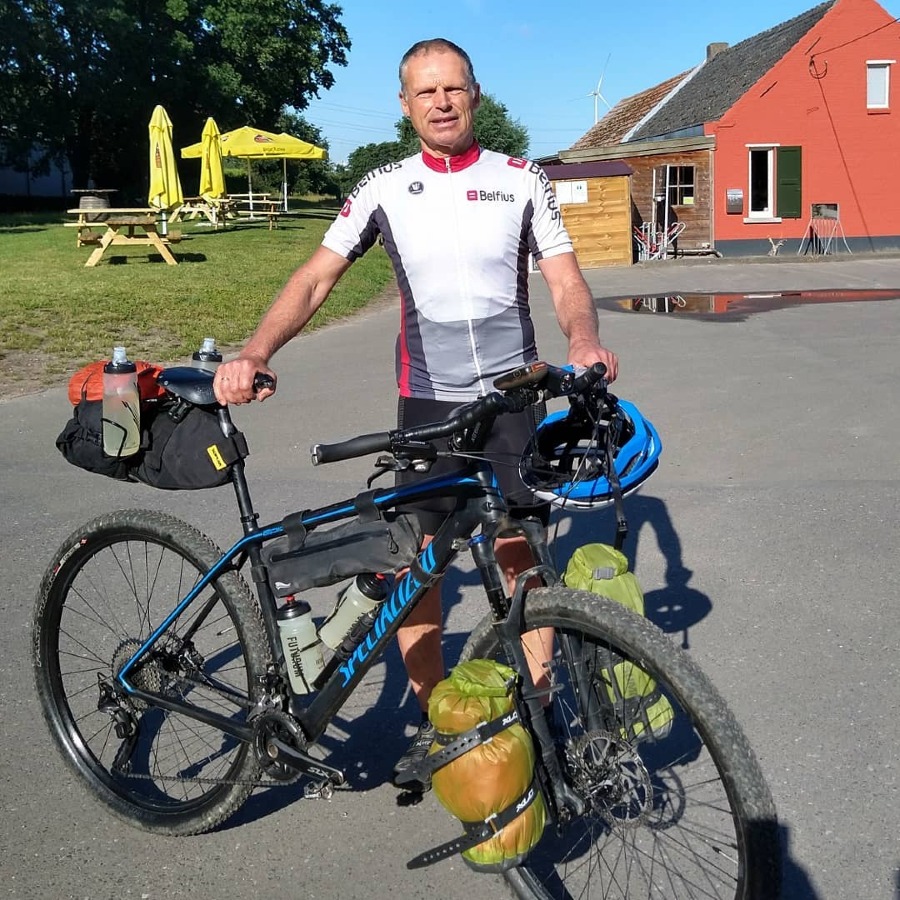 Jan Galle, marathonloper, fervent bikepacker en fietshersteller