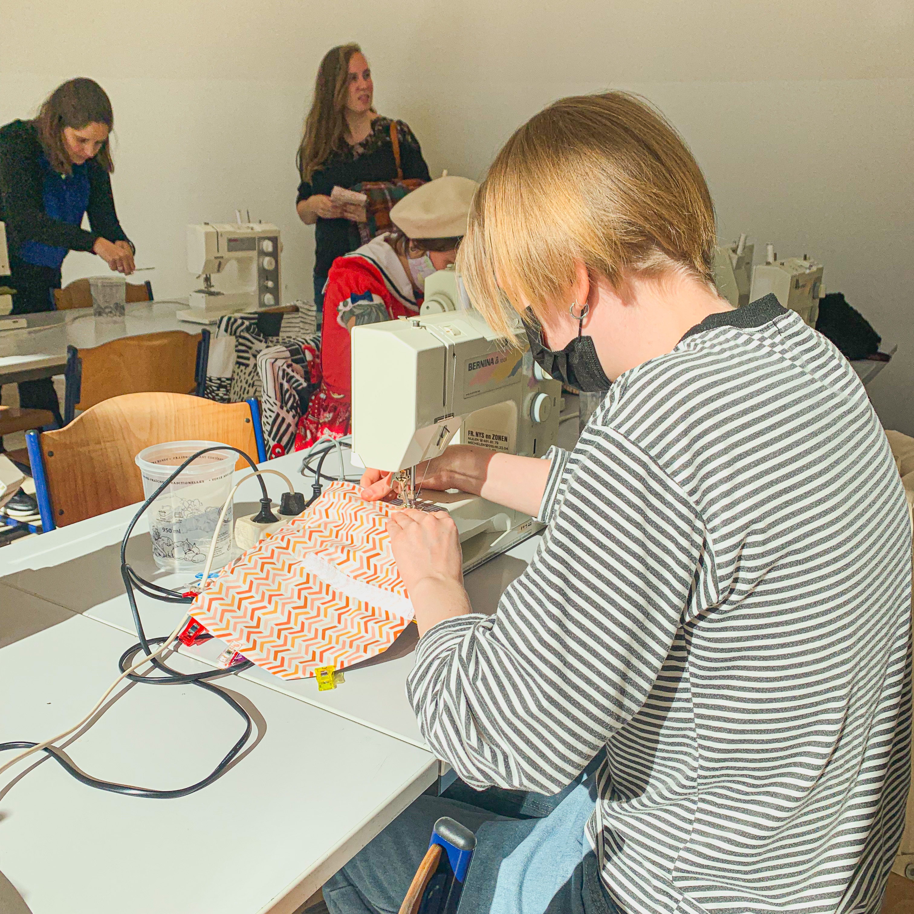 Modeopleiding van Crescendo CVO toont duurzame accessoires op M-Fair